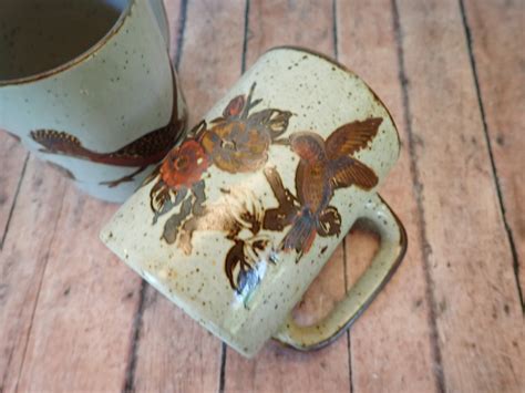 Vintage Otagiri Roadrunner And Hummingbird Mug Set Of 2 Mugs Stoneware