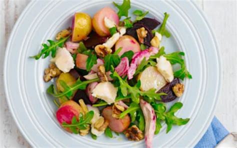 Salade Van Rode Biet Walnoot En Rucola Recept Voedsel Idee N