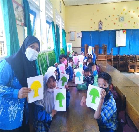 Kegiatan Membuat Pohon Beringin Lambang Dari Sila Ketiga Pancasila