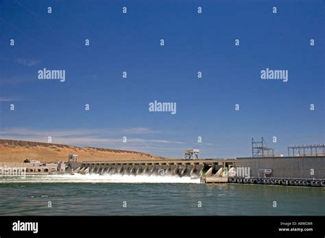 Mcnary dam hi-res stock photography and images - Alamy