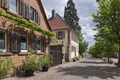 Rietburg Bilder Durchsuchen Archivfotos Vektorgrafiken Und