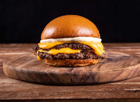 Smash Burger O Que é E Como Fazer O Lanche Que Virou Tendência