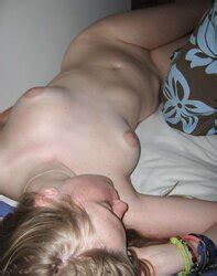 Super Hot Damsel Cant Stop Posing For The Camera ZB Porn