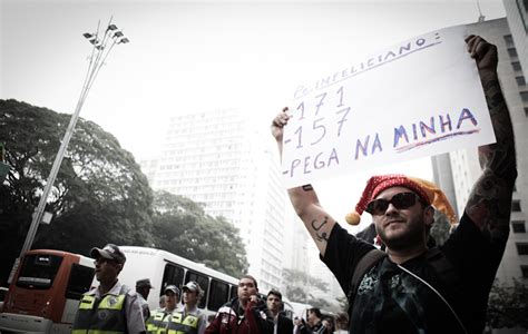 Os Melhores Cartazes Dos Protestos No Brasil Pensa Num Da Hora