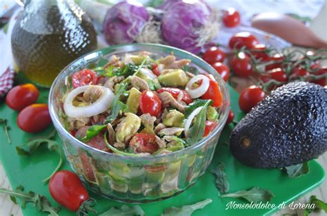 Insalata Di Avocado Tonno E Pomodorini