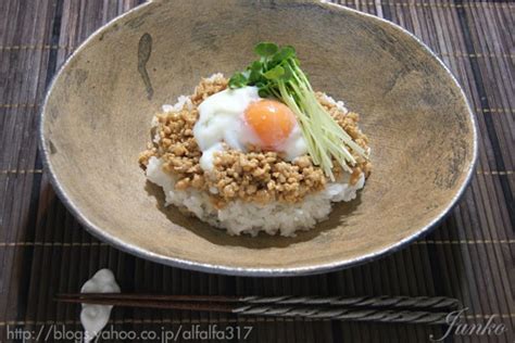 鶏そぼろの温玉丼 ちょっとの工夫でかわいいケーキ