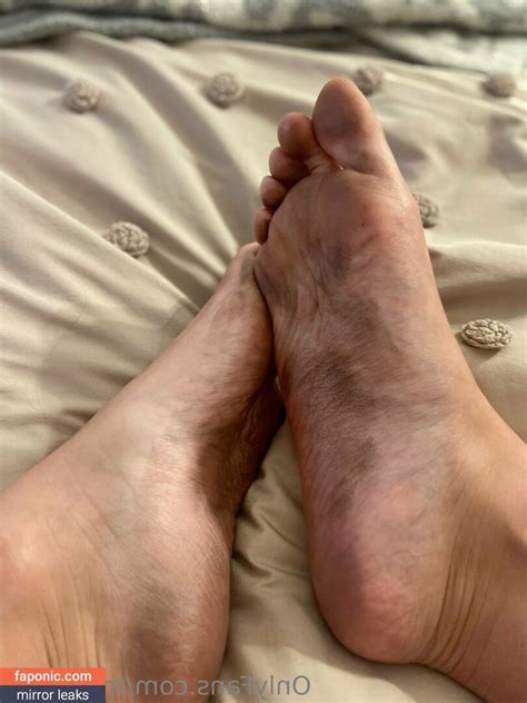 Feet Pics For 20 Dollars Aka Msfeetsie Nude Leaks OnlyFans Faponic