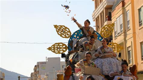 CABALGATA LA VALL D UIXÓ La popular cabalgata pone el punto y final a