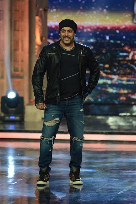 'Sultan' Salman Khan, Anushka Sharma shake a leg - News in Images - Emirates24|7