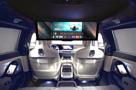 10 Largest Screens Youll See In A Car