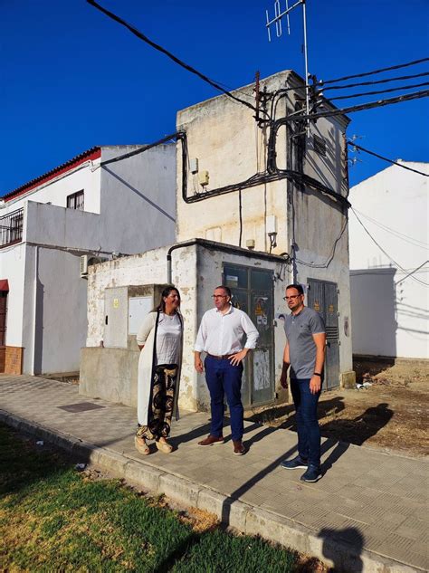 El Alcalde De Los Palacios Sevilla Urge A Endesa A Iniciar Las Obras