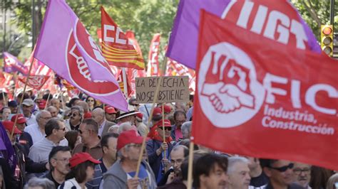 Manifestación Del Día Del Trabajo En Zaragoza El 1º De Mayo Más Político Pone El Acento En La