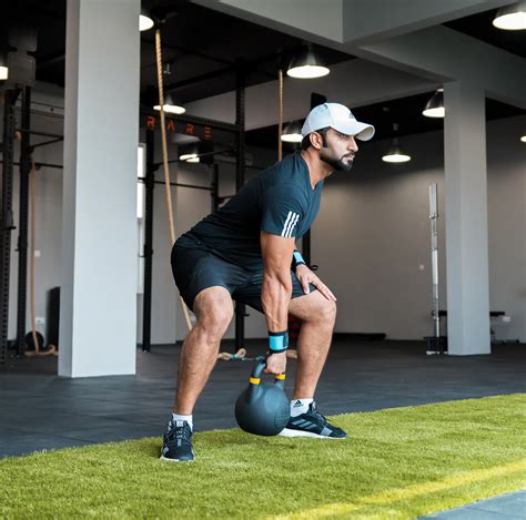 10 Best Hamstring Exercises That Can Help Build Strong Legs