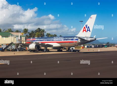 American Airline At The Gate Lihue Airport Kauai Hawaii Stock Photo