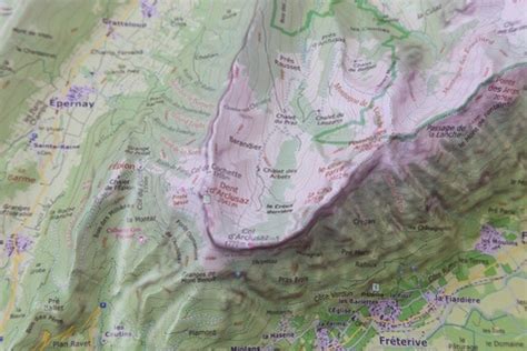 Carte en relief du Massif des Bauges Réserve de Dénivelés Livre