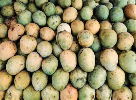 Premium Photo Organic Ripe Mango Sale In Market Diet Shop Exotic