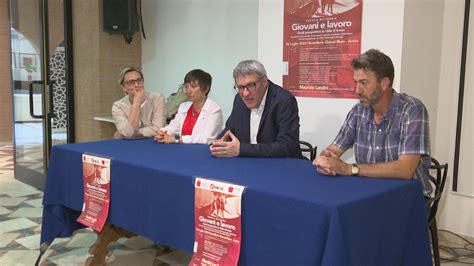 Landini Ad Aosta Lotta Senza Quartiere Contro Il Precariato