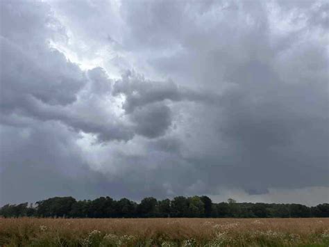 Voldsomme Byger Og Torden Over Fyn LOCAL EYES