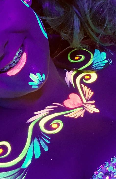 Pin De Ronald Luna M By Costa Rica En Neon Party By Costa Rica