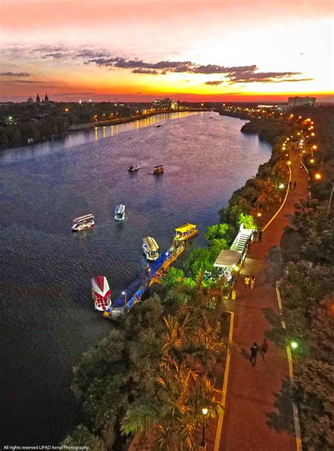 iloilo river esplanade   november