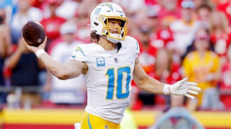 Bears Vs Chargers Most Valuable Snf Prop Bets Justin Herbert Cairo