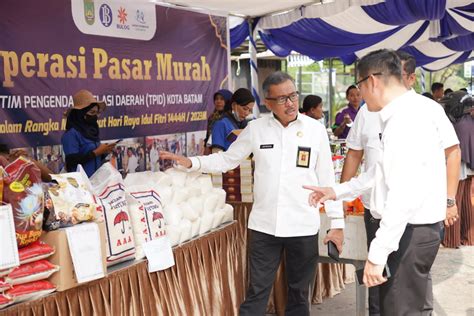 Warga Serbu Operasi Pasar Murah Pemko Batam Media Center