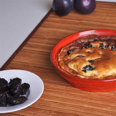 Recette Clafoutis Aux Pruneaux Cuisine Madame Figaro