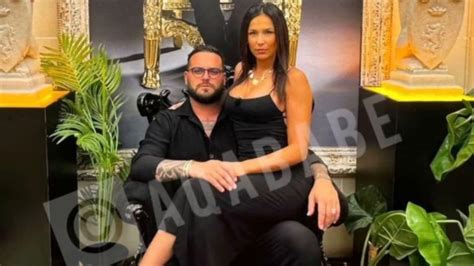 Nikola Lozina Et Julie Ricci En Couple Les Deux Amoureux Posent