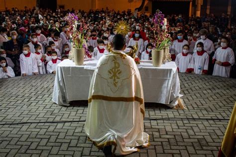 Encontro De Tapetes Corpus Christi Re Ne Mil Pessoas Em Itaqu