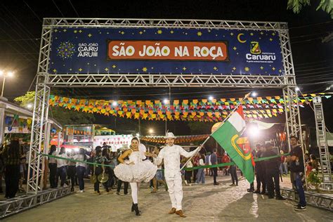 Emo O Forr Fogueira Quadrilha E Uma Multid O Marcaram A Abertura