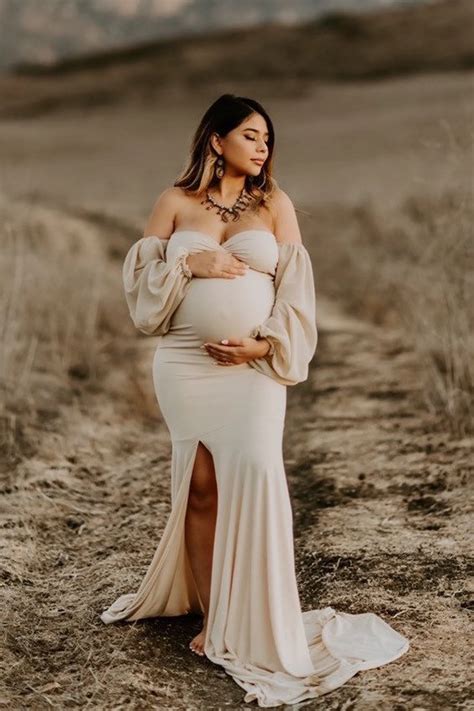 The Best White Maternity Dresses For Your Photoshoot