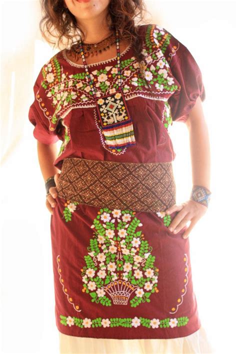 Handmade Mexican embroidered dresses and vintage treasures from Aida ...