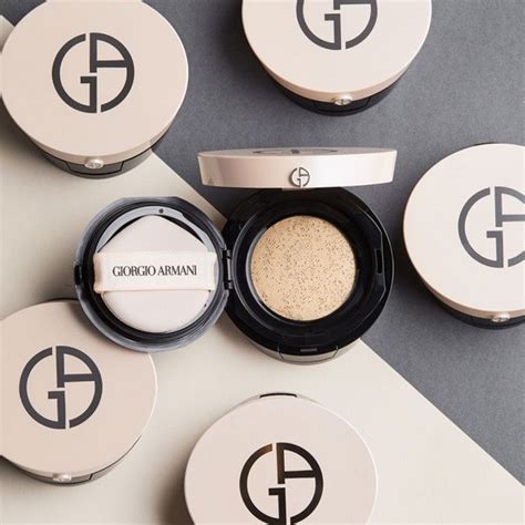 Giorgio Armani My Armani To Go Essence In Foundation Tone Up Cushion