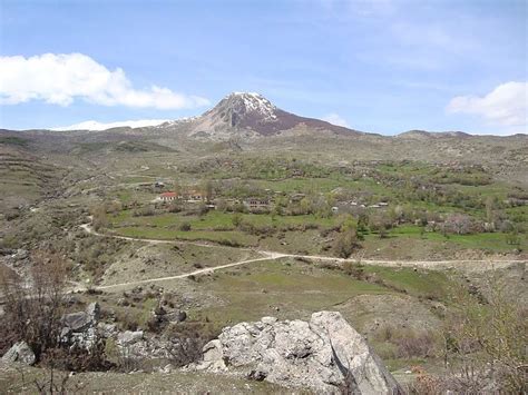 Orakujt e Tomorrit Opari Pa të tepërt një Zvicër shqiptare