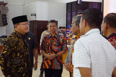 Gubernur Janji Keluhan Seluruh Honorer Di Pemerintah Provinsi