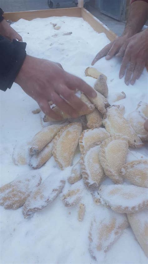 Vilafranca Elabora Els Pastissos De Sant Antoni Diari Del Maestrat