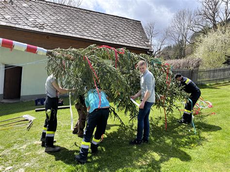 Maibaumaufstellen Freiwillige Feuerwehr St Peter Ob Judenburg