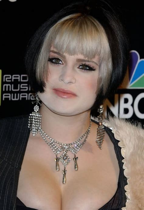 Kelly Osbourne Hairstyle Inverted Bob Hairstyles Weekly