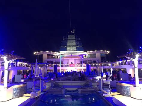 The Time I Went On A Lesbian Cruise And It Blew Up My Entire Life