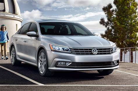 2018 Volkswagen Passat Larry Roesch Volkswagen Bensenville Il