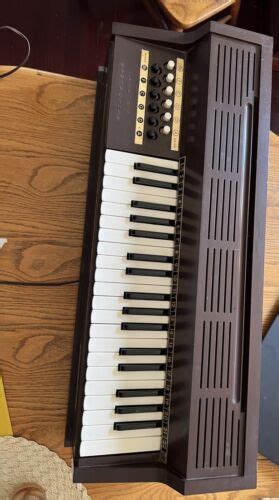 Vintage 70 S Magnus Electric Chord Organ 22 Keys Model 440 57 Watts