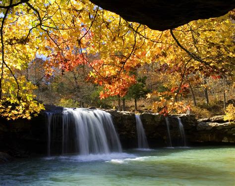 10 Best Fall Vacations in the US for Leaf Peepers - The Trip Wish List