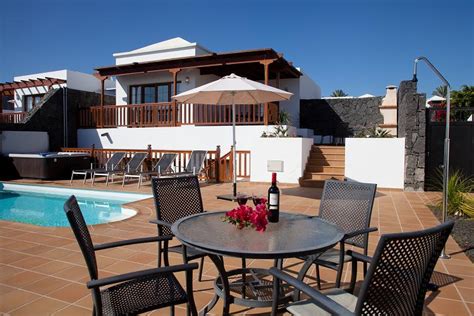 Villas with Hot Tubs|Holiday Rentals| Lanzarote Villa Choice