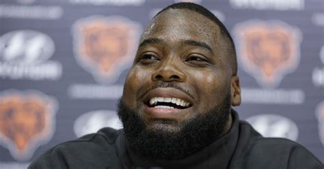 Bears Offensive Lineman Nate Davis Leaves Practice With Injury