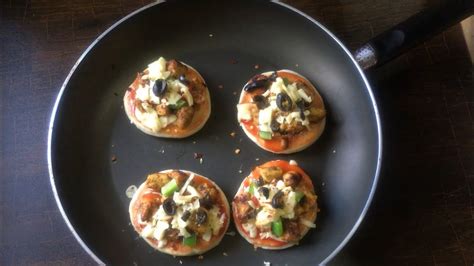 Mini Pizza Recipe In Pan Chicken Tikka Pizza Pizza Recipe Without