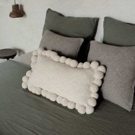 Coussin Pompons Blanc X Coussin Ethnique Finca Home