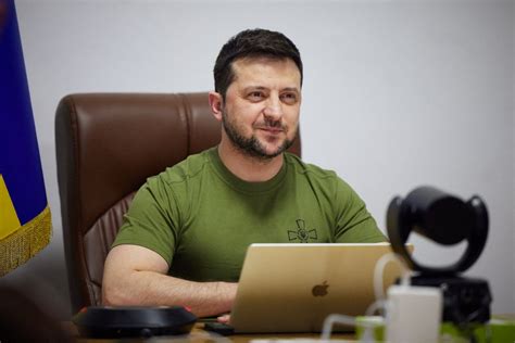 How Ukrainian President Zelenskys Simple Green