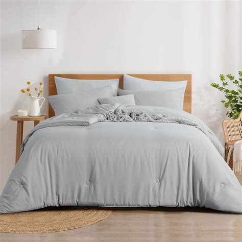 Amazon RUIKASI Fluffy Duvet Insert King Lightweight Cooling