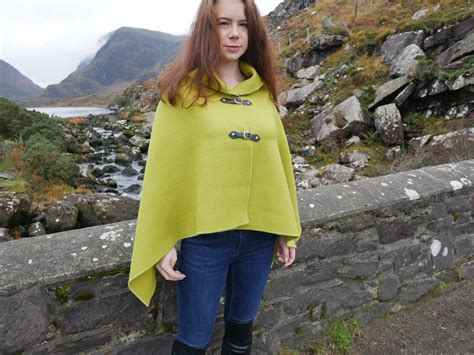 Versatile 3in1 Irish Tweed Poncho Cape Shawl Lime Green 100