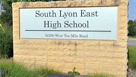 Schools may add deputy at South Lyon high schools